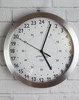 24 Stunden Uhr - -