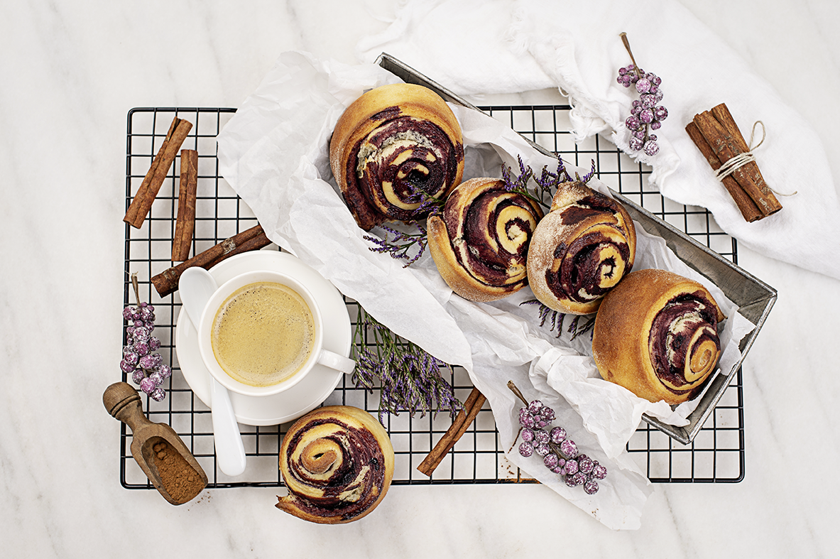 Backen Sie köstliche Bio-Zimtschnecken – einfach, schnell und